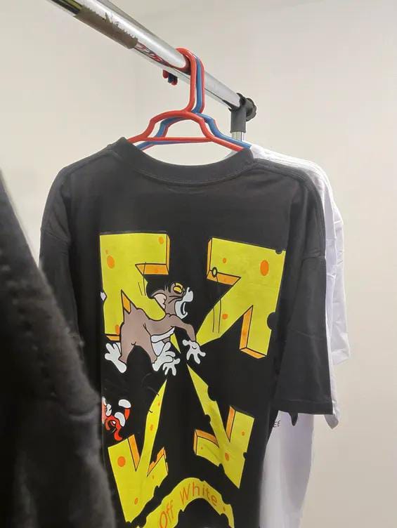 Playera Tom y Jerry negra oversize